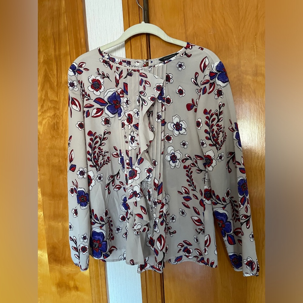 Banana Republic chiffon like blouse